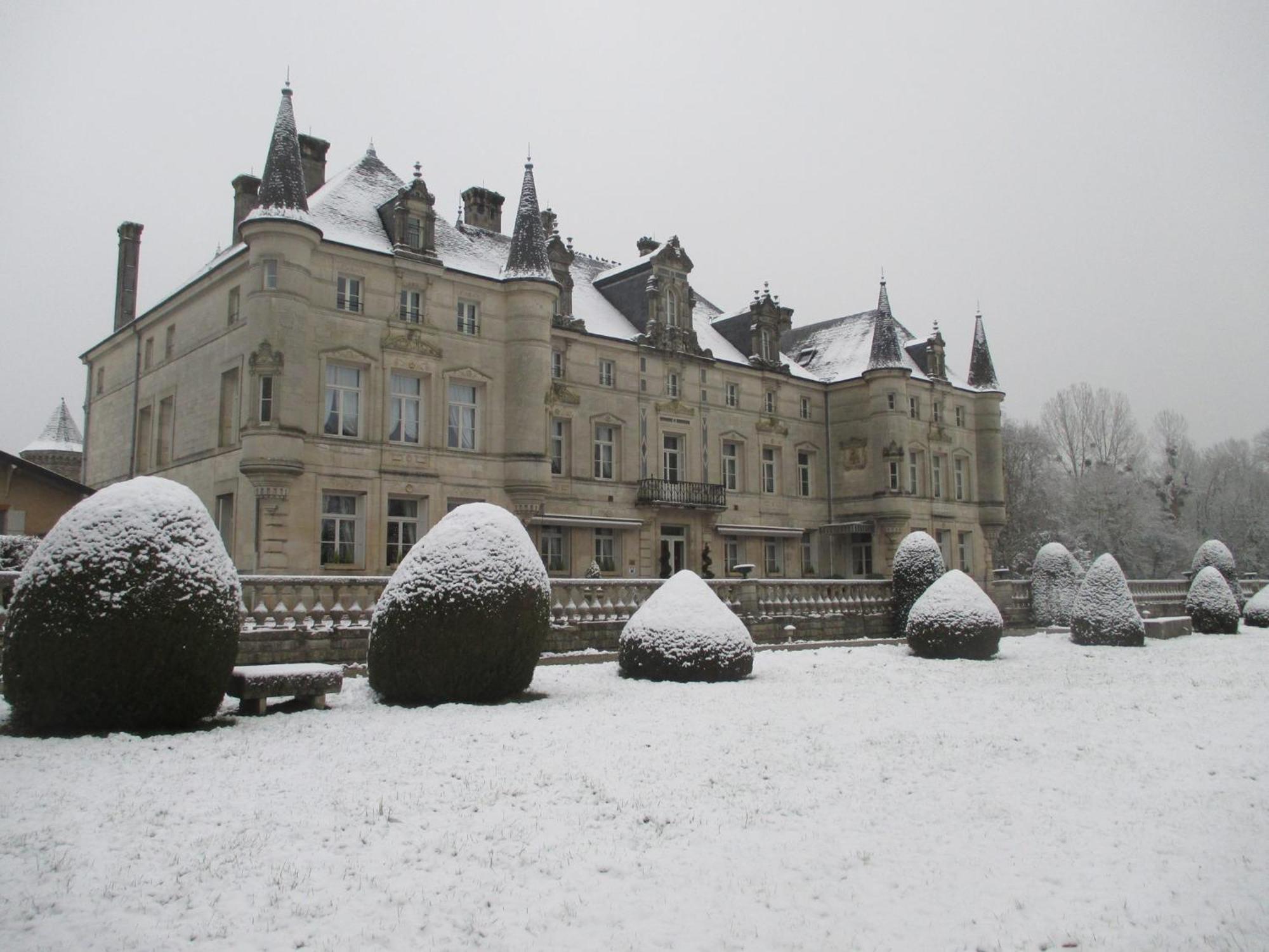 Chateau Des Monthairons Hotel Restaurant Gastromaison Spa Privatif Les Monthairons Exterior foto
